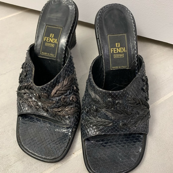 Fendi Square Step-in - Picture 2 of 8